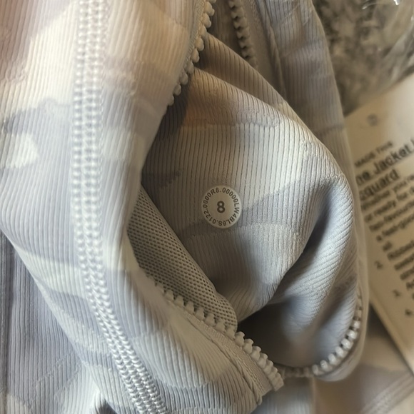Lululemon Define Jacket *Luxtreme - Picture 13 of 13